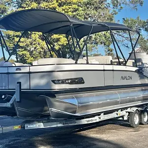 2025 Avalon Catalina 25 Entertainer - Triple Toon - IN STOCK