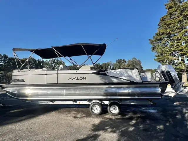 Avalon Catalina 25 Entertainer - Triple Toon - IN STOCK