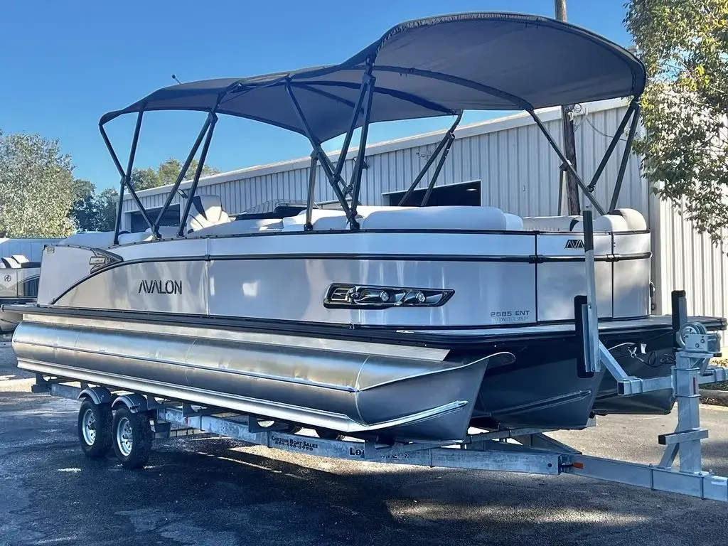 2025 Avalon catalina 25 entertainer - triple toon - in stock