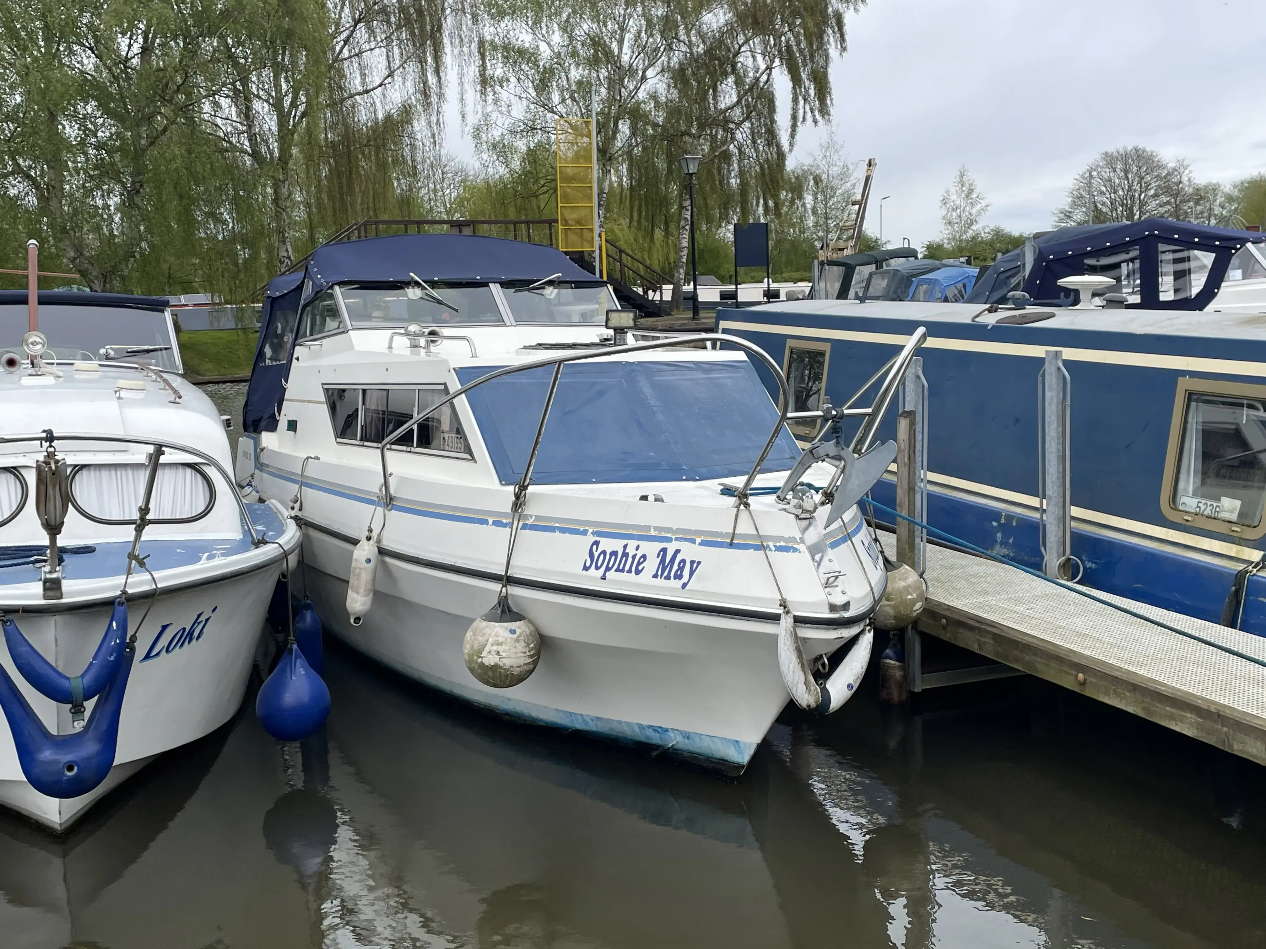 1987 Viking 22 cockpit cruiser