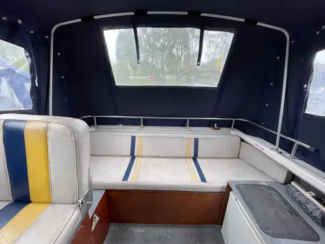 Viking 22 Cockpit Cruiser