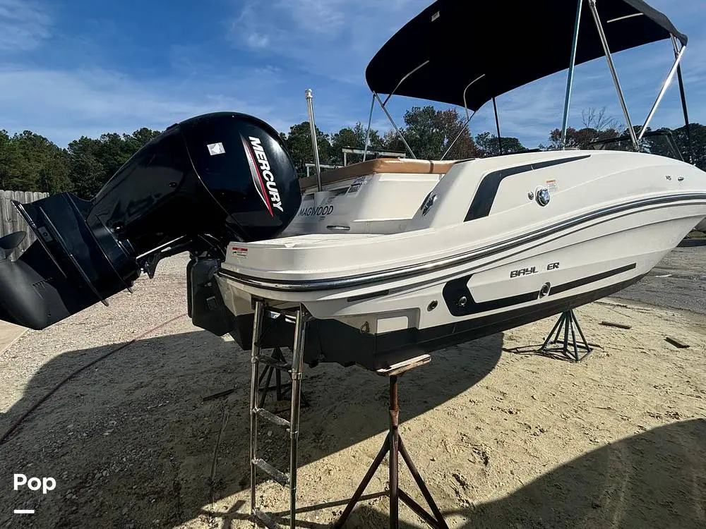 2021 Bayliner vr5 ob