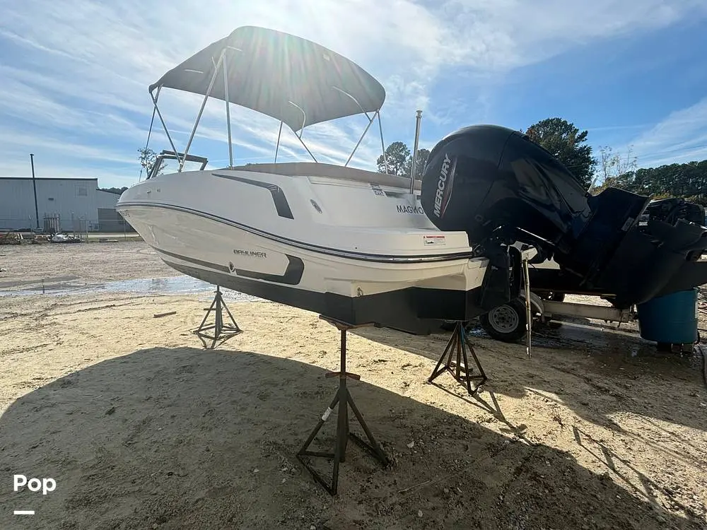 2021 Bayliner vr5 ob