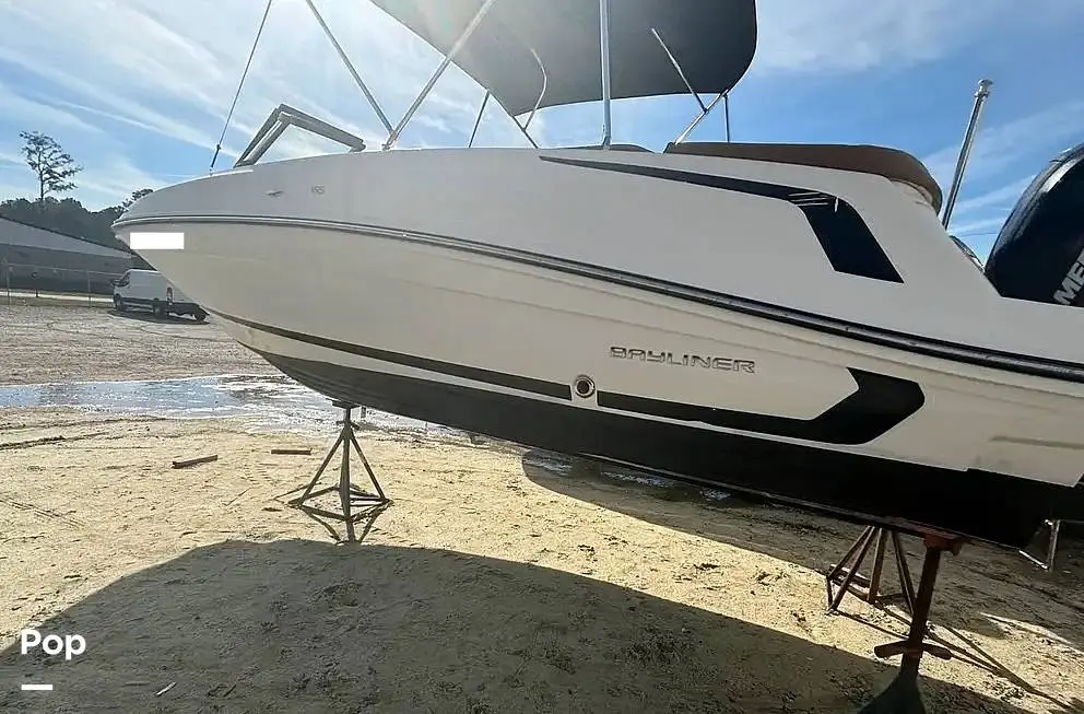 2021 Bayliner vr5 ob