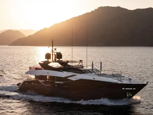 Sunseeker 116 Yacht