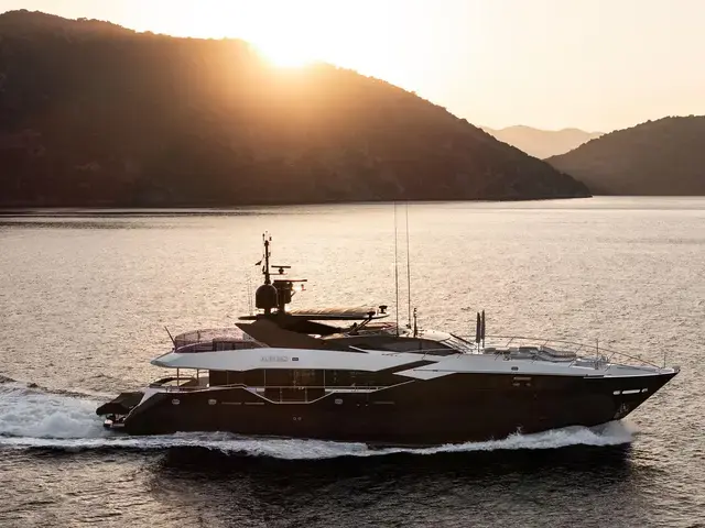 Sunseeker 116 Yacht