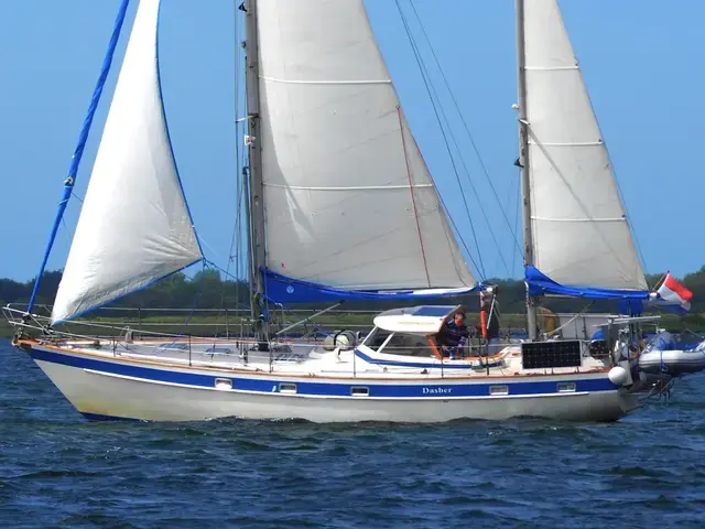 Hallberg Rassy 42