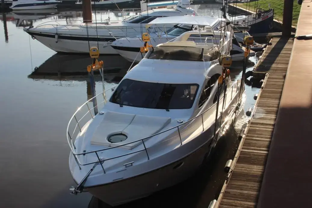 2001 Azimut 42