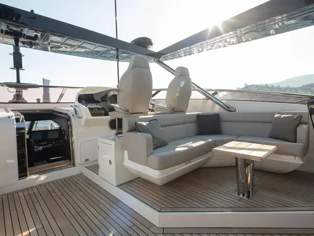 Sunseeker 116 Yacht