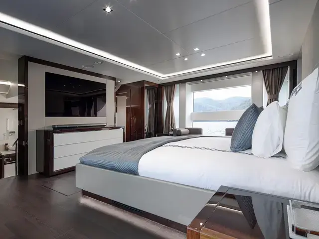 Sunseeker 116 Yacht