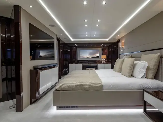 Sunseeker 116 Yacht