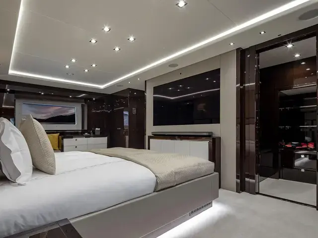 Sunseeker 116 Yacht