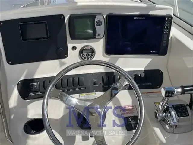 Boston Whaler 305 Conquest