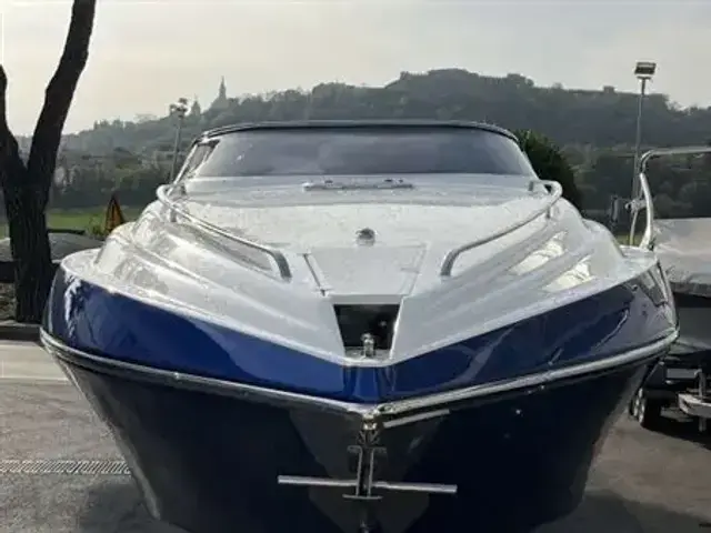 Performance Marine 907