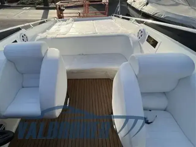 Performance Marine 907