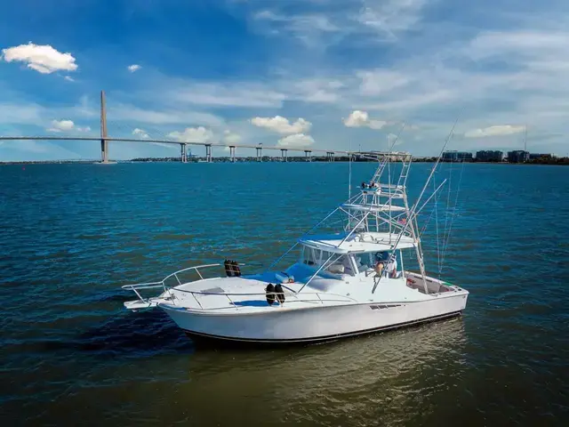 Luhrs 40 Open