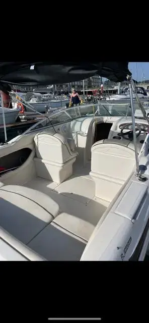 2005 Sea Ray 215 weekender