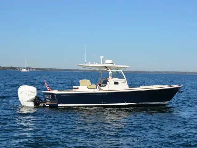 Hunt Yachts 32 CC