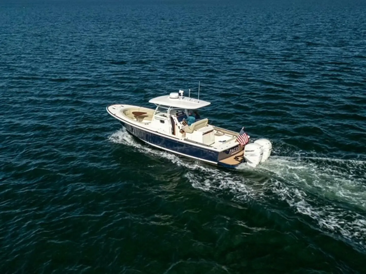 2018 Hunt Yachts 32 cc