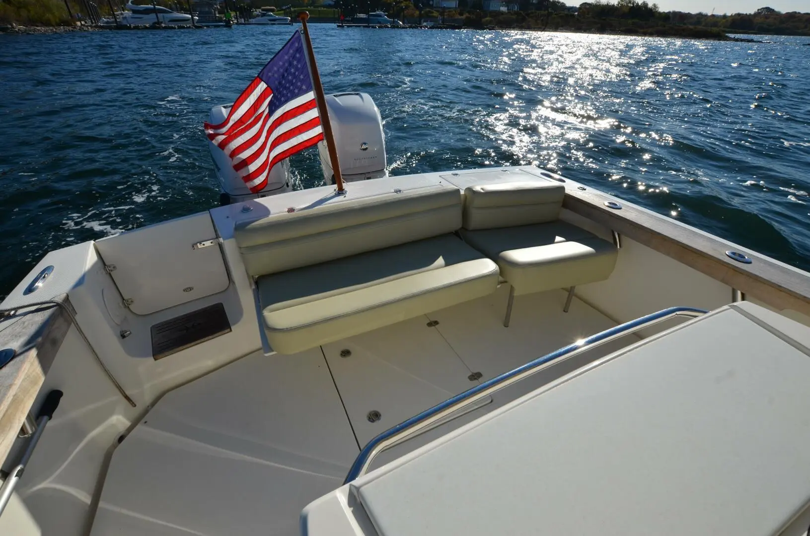 2018 Hunt Yachts 32 cc