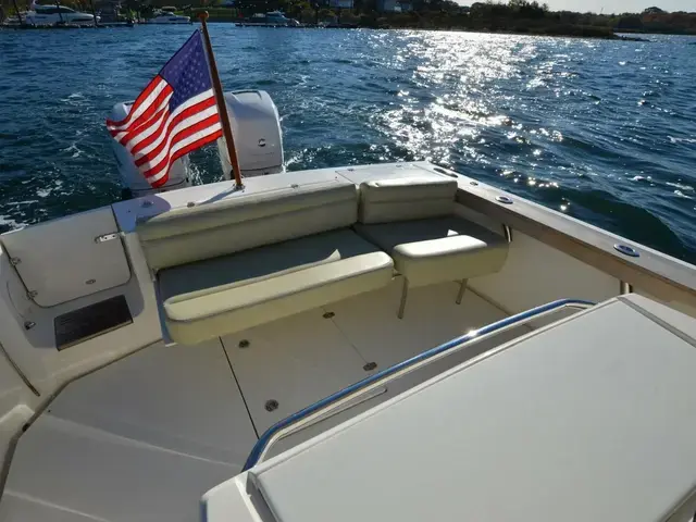 Hunt Yachts 32 CC