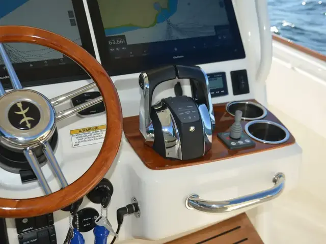 Hunt Yachts 32 CC