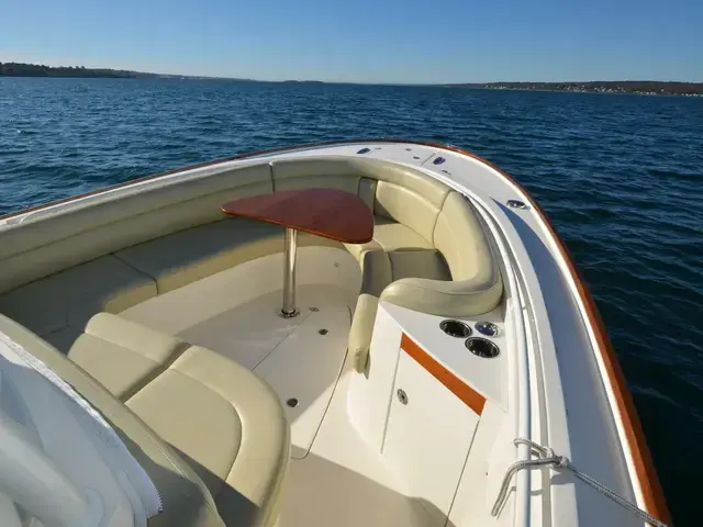 Hunt Yachts 32 CC