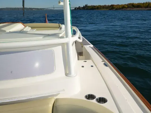 Hunt Yachts 32 CC