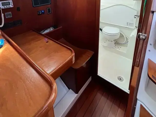 Beneteau Oceanis 381