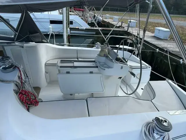 Beneteau Oceanis 381