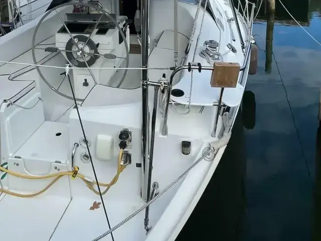 Beneteau Oceanis 381