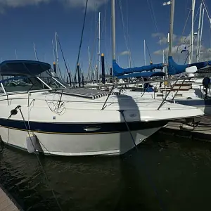 2005 Cruisers Yachts 320