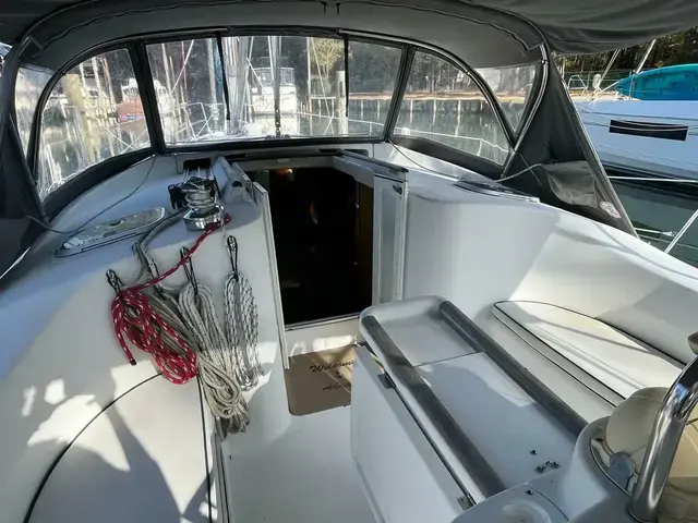 Beneteau Oceanis 381