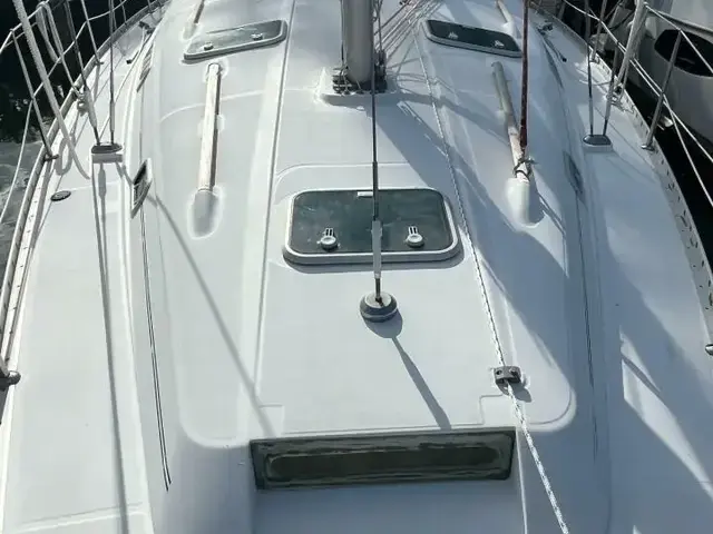 Beneteau Oceanis 381