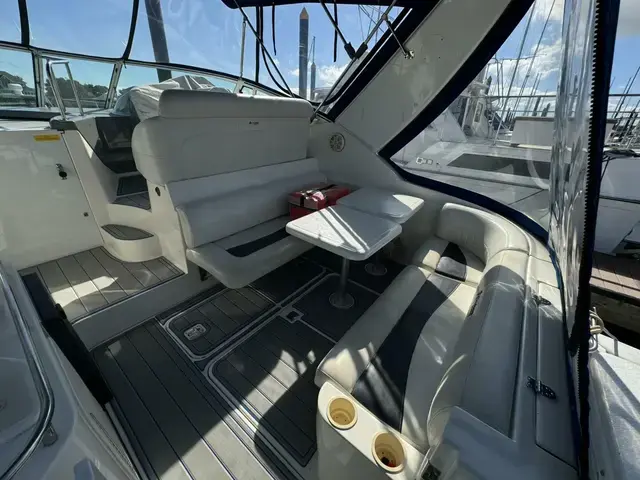 Cruisers Yachts 320