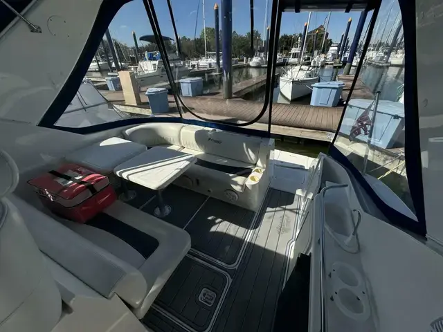 Cruisers Yachts 320