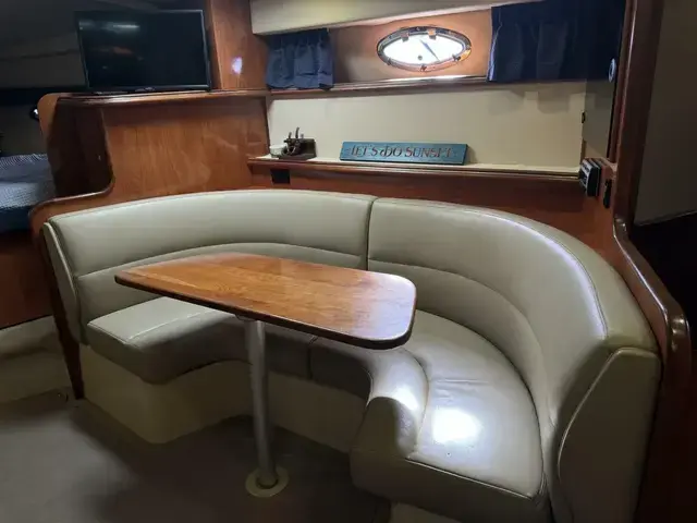 Cruisers Yachts 320