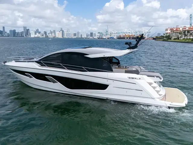 Sunseeker Predator 65