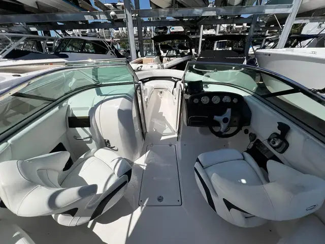 Regal 2500 Bowrider