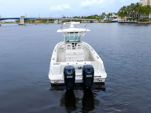 Boston Whaler 320 Outrage