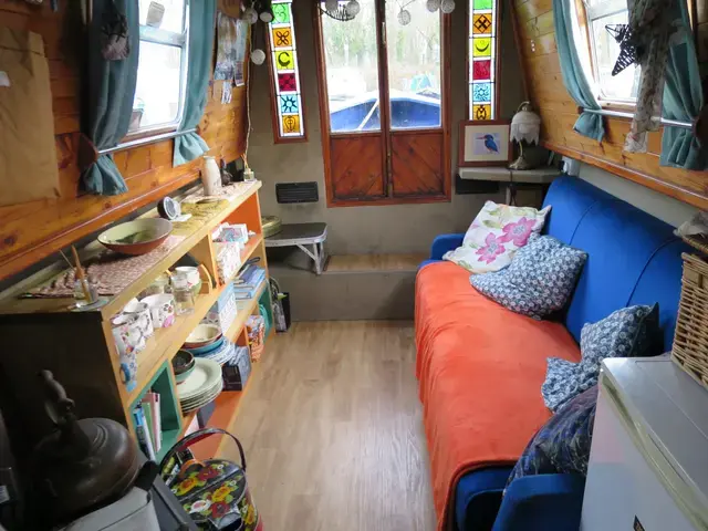 Hallmark Narrowboat