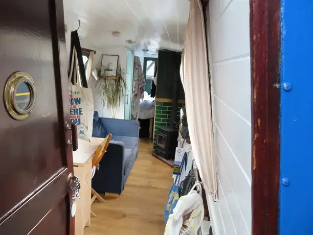 Barry Jenkins Narrowboat