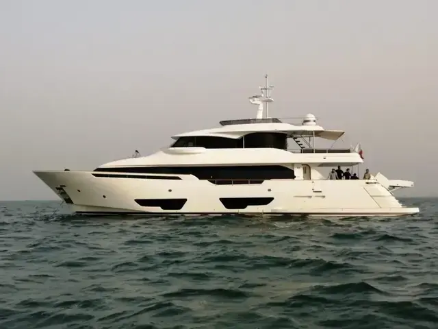 Custom Line Navetta 28