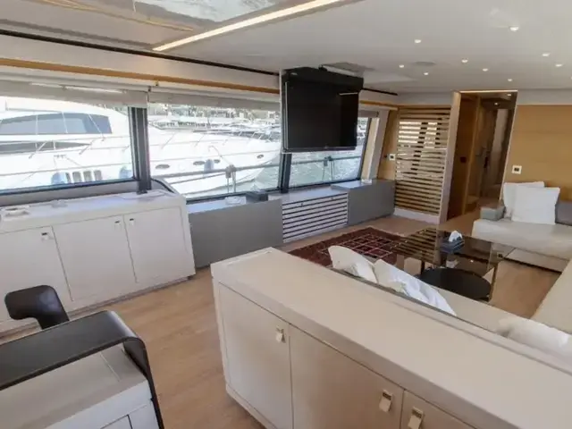 Custom Line Navetta 28