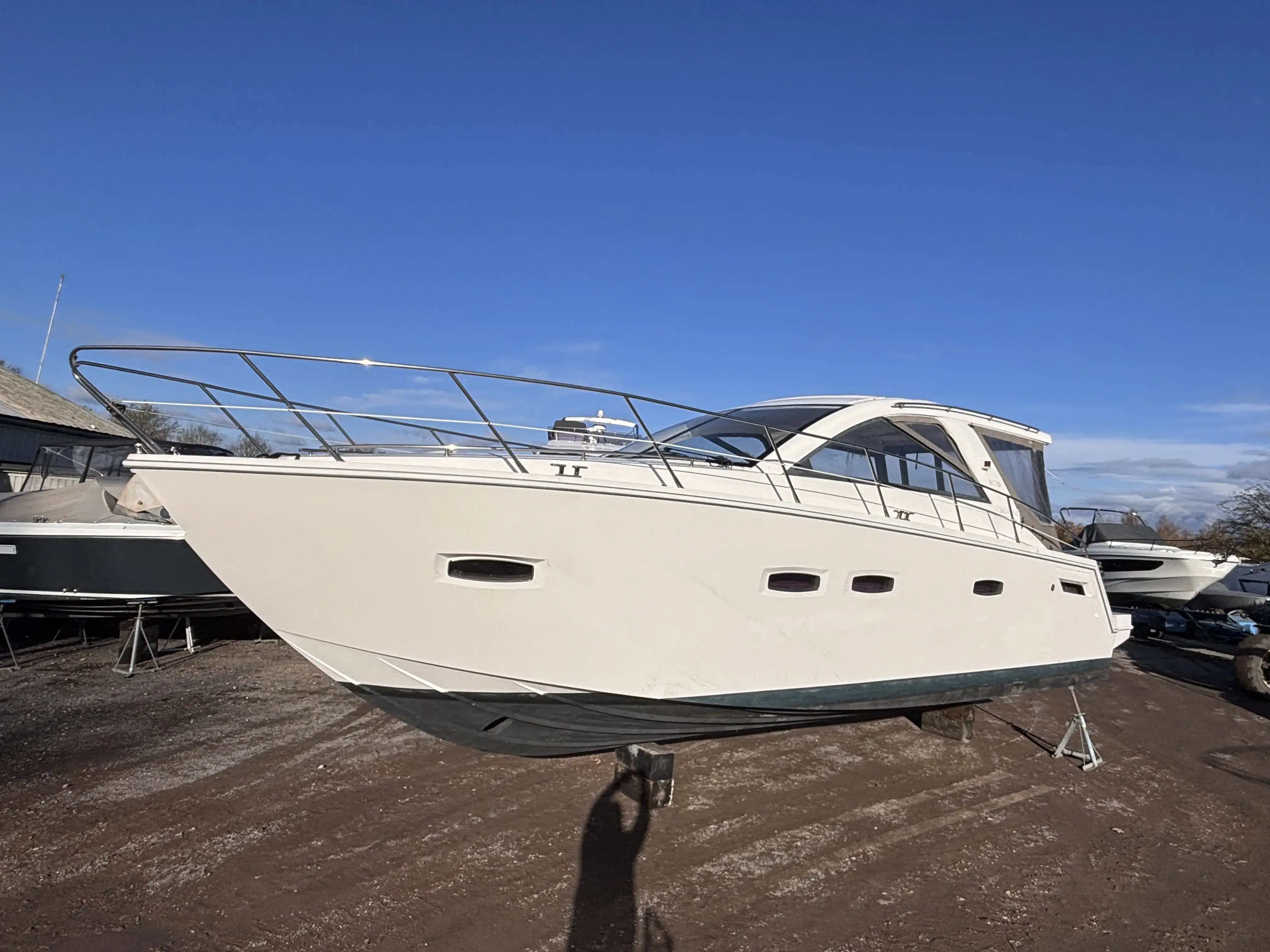 2011 Sealine sc35