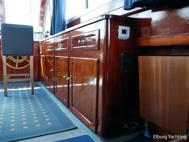 Lutje 52 Pilothouse