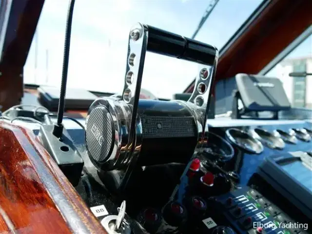 Lutje 52 Pilothouse