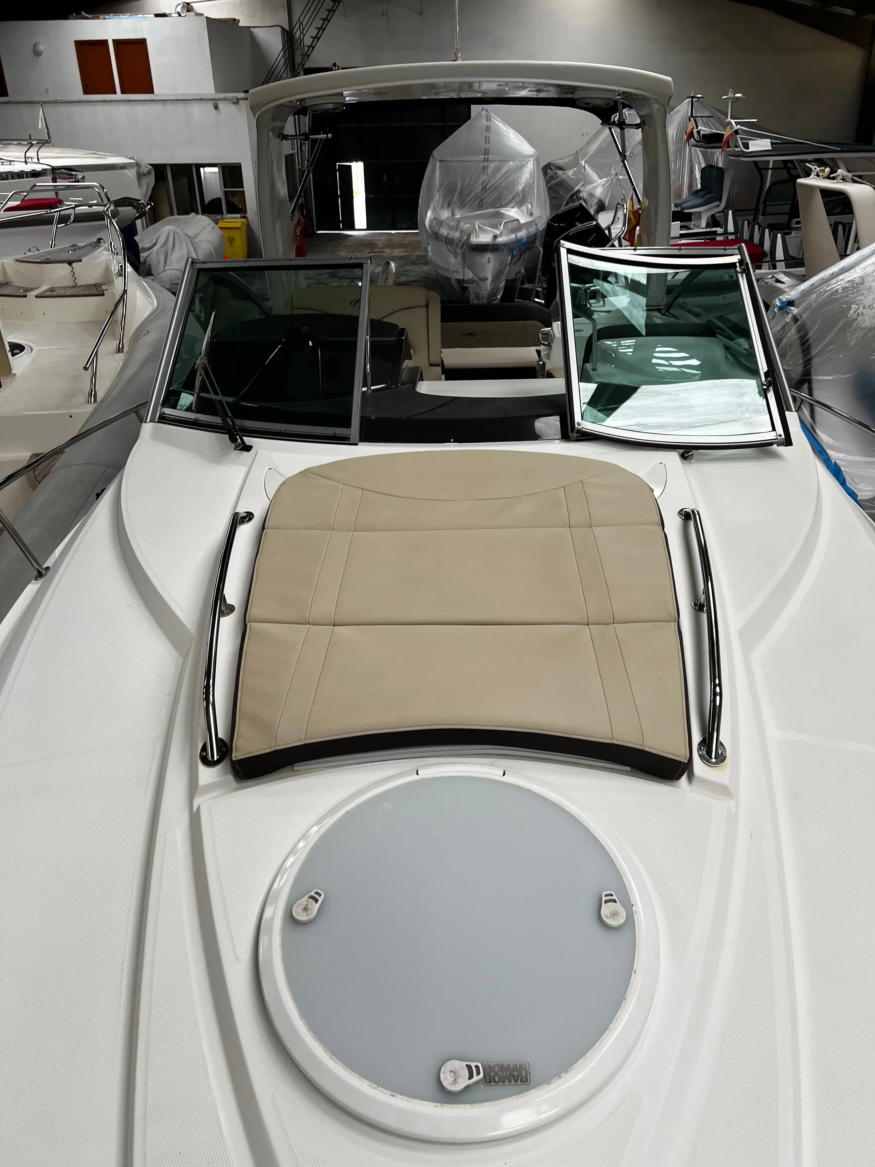 2018 Monterey 295 sport yacht