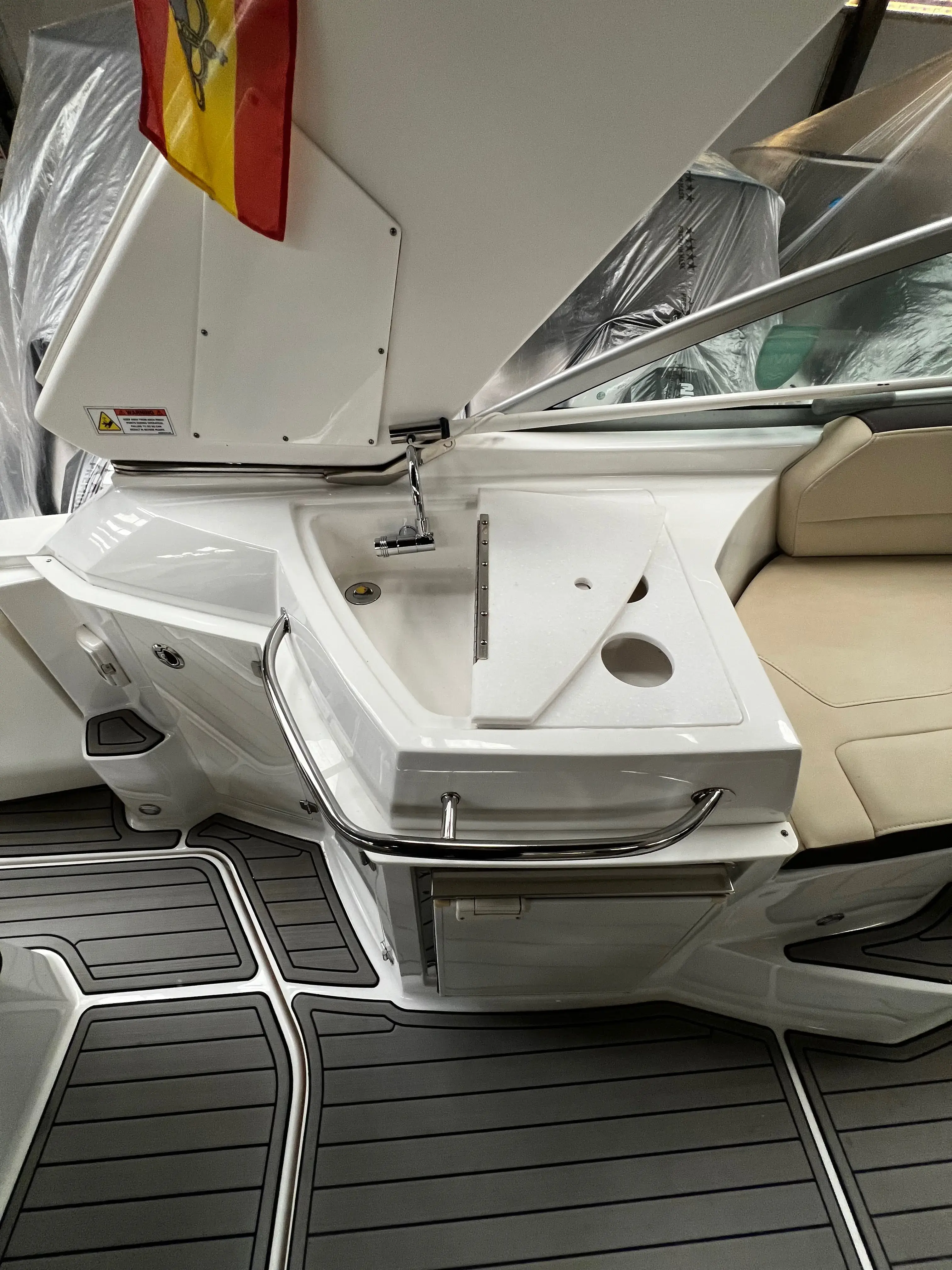 2018 Monterey 295 sport yacht