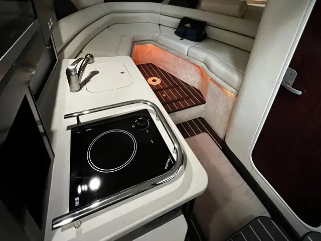 Monterey 295 Sport Yacht